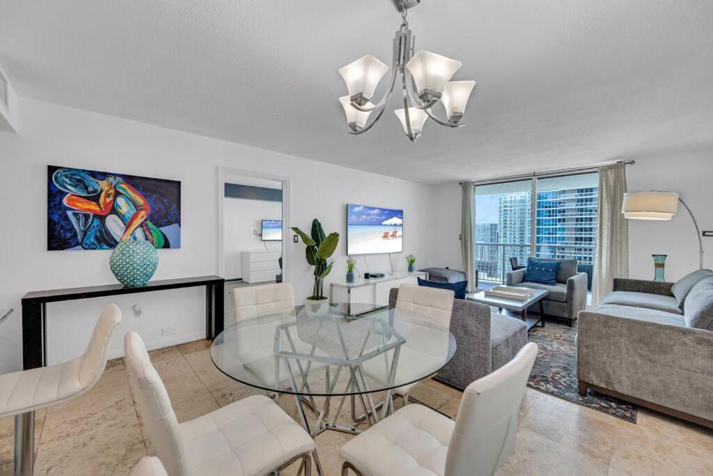 Iconic 1br Highrise Brickell-freeparking Apartment Miami