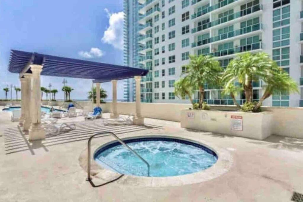 Apartment Iconic 1br Highrise Brickell-freeparking Miami