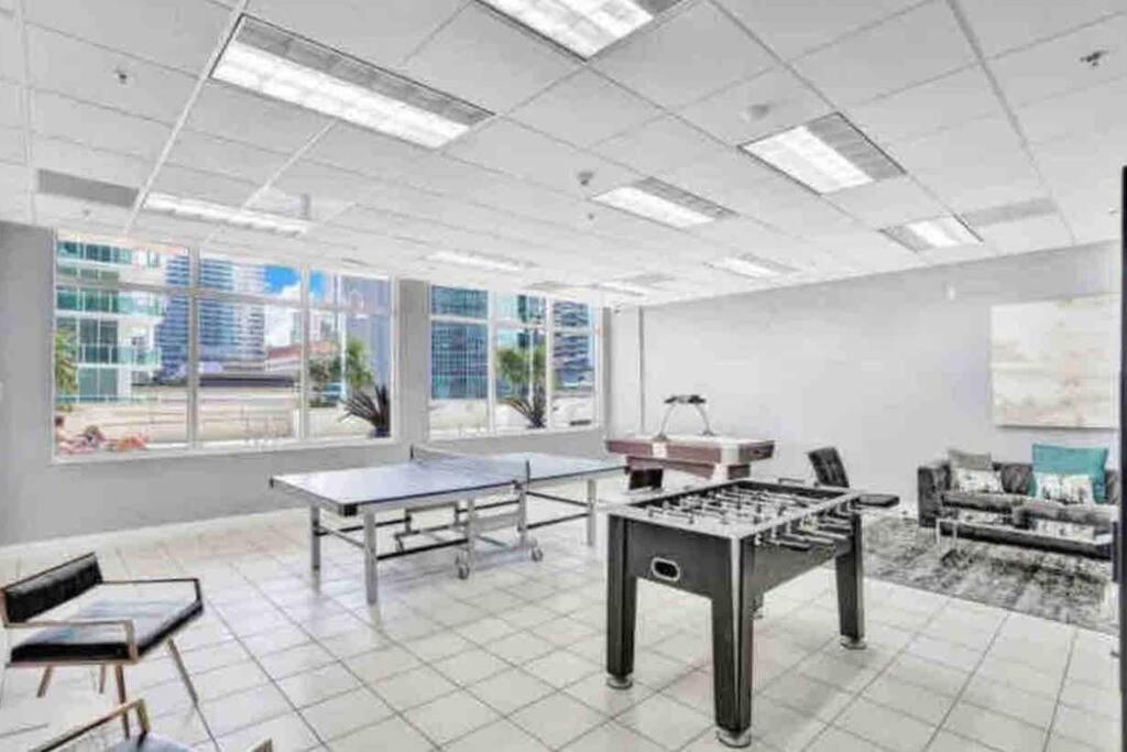 Iconic 1br Highrise Brickell-freeparking Apartment *