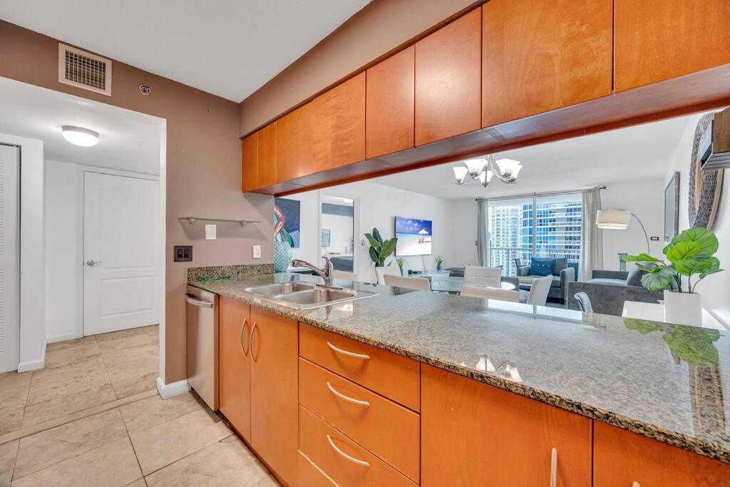 Apartment Iconic 1br Highrise Brickell-freeparking Miami